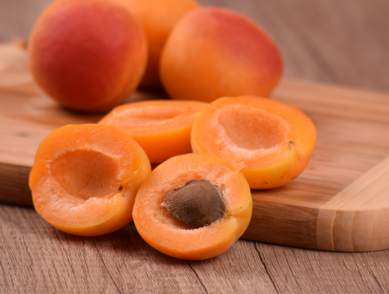 Sazietà e benessere con le albicocche: il frutto estivo ricco di proprietà benefiche per il tuo corpo