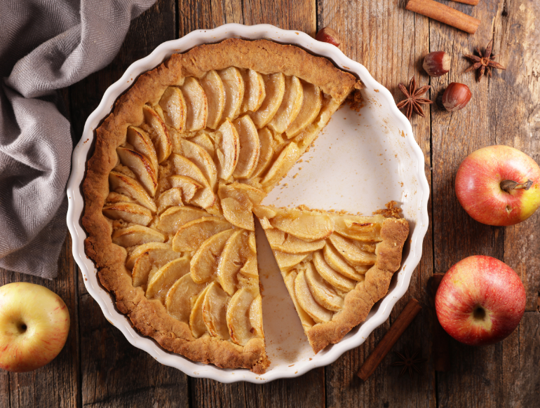 Cucina la classica torta di mele: la ricetta perfetta per una dolce e profumata merenda
